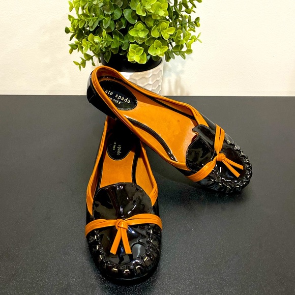 kate spade Shoes - Kate Spade Black Patent Leather Beau Loafers Chocolate Deer Moccasins Size: 8